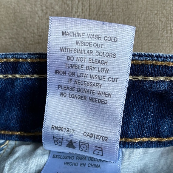 Levi’s Denim Shorty Shorts - Picture 12 of 12